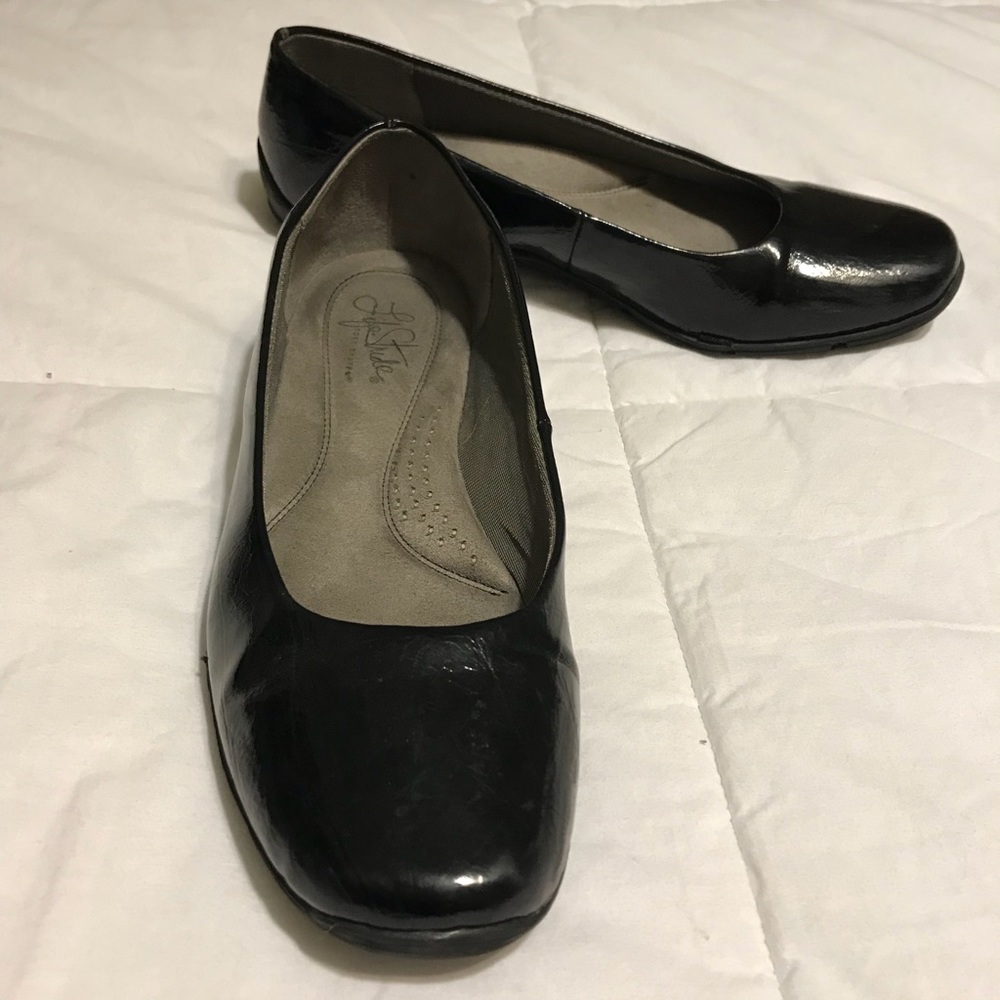 Lifestride Black flats